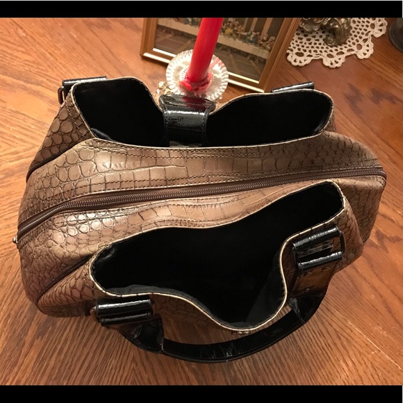 Nice Tan Reptile Textured Black Shine Accent Bag! - Picture 7 of 15